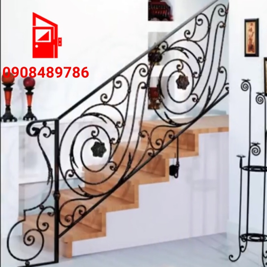 LAN CAN CẦU THANG SẮT MỸ THUẬT