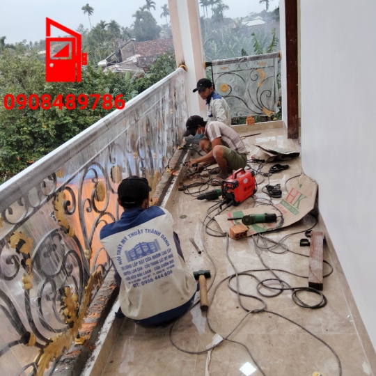 Tay vịn cầu thang, tay vịn gỗ cầu thang
